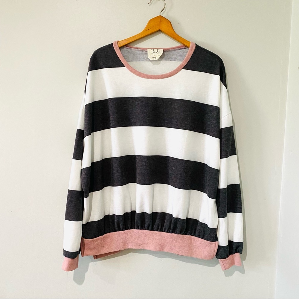 Fantastic Fawn Striped Top Sz Medium
